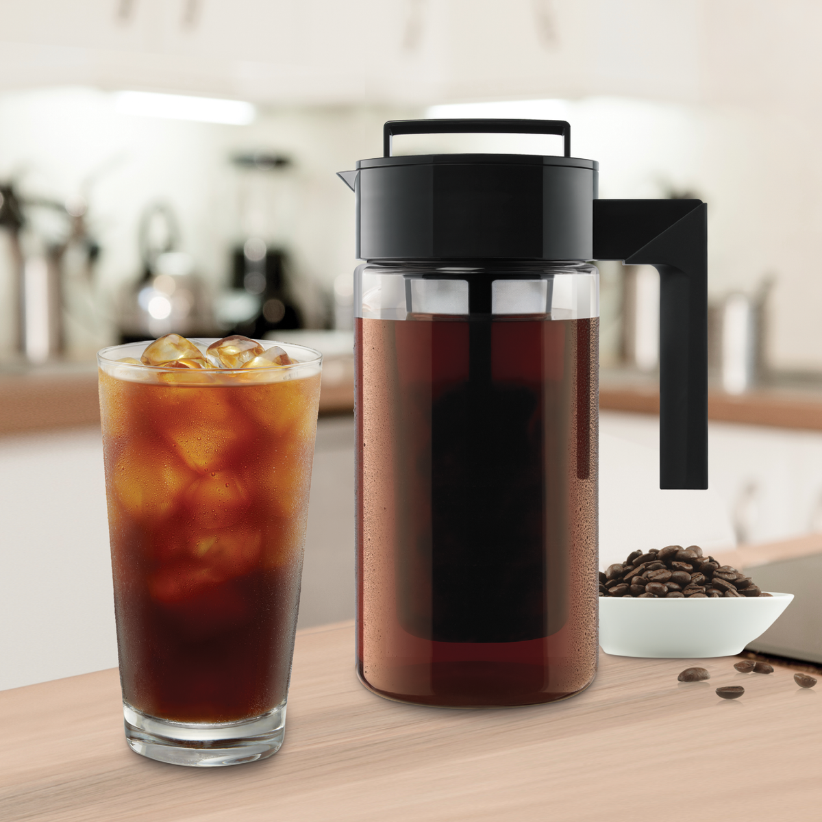 cold-brew-coffee-maker-p6 10310-ColdBrewCoffeeMaker-1qt-lifestyle2.png