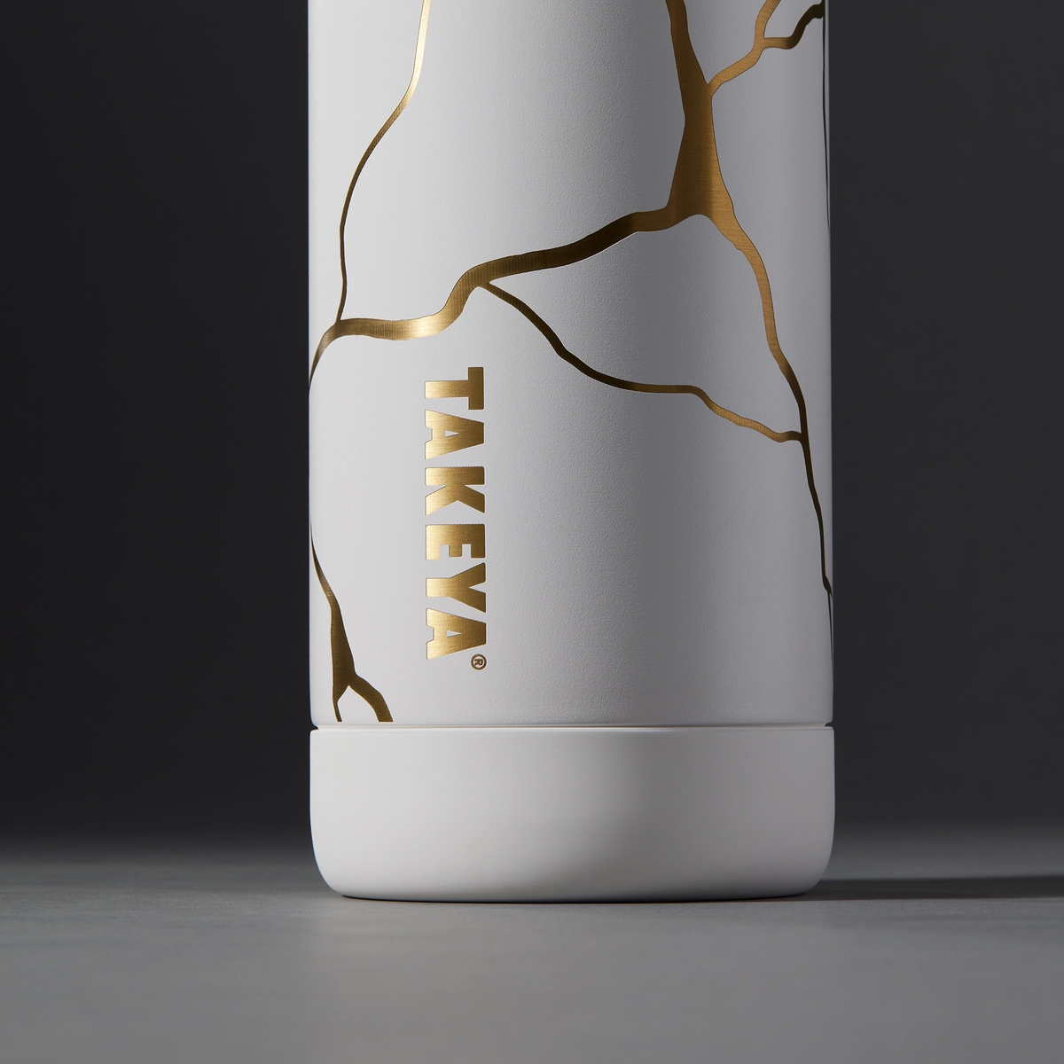 kintsugi-water-bottle-with-straw-lid-t2 51389-TK_HO25_Kintsugi_Takeya9236_Crop.png