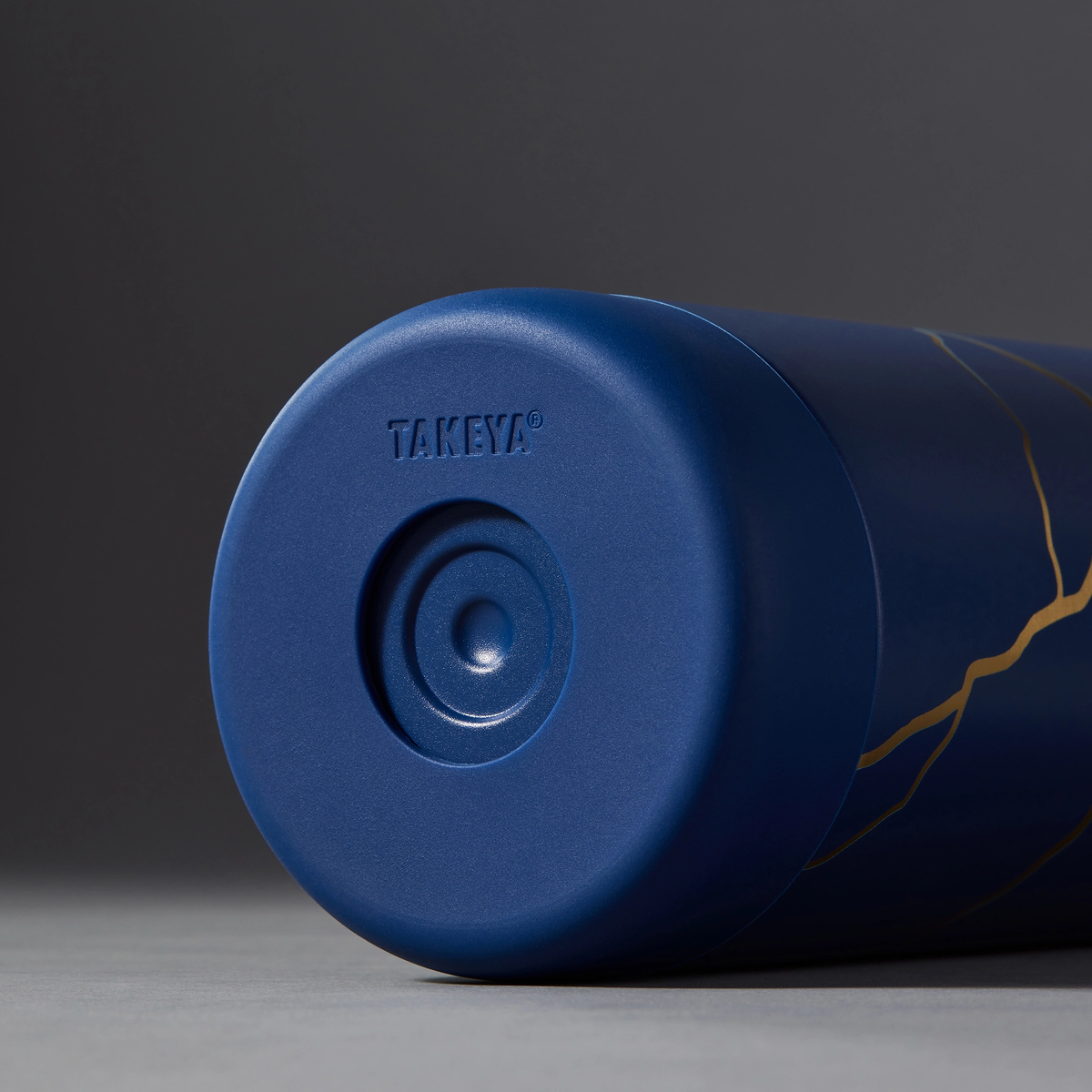 kintsugi-water-bottle-with-spout-lid-z3 51390-TK_HO25_Kintsugi_Takeya9249.png
